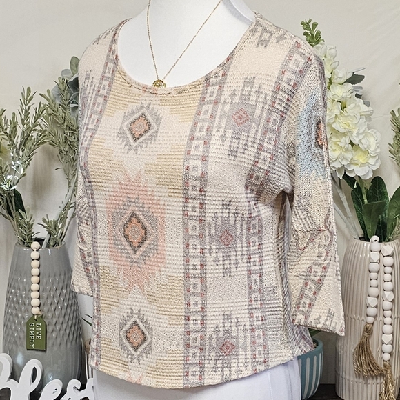 BLU PLANET | Southwestern Motif Textured KNIT CROP TOP - Picture 3 of 15